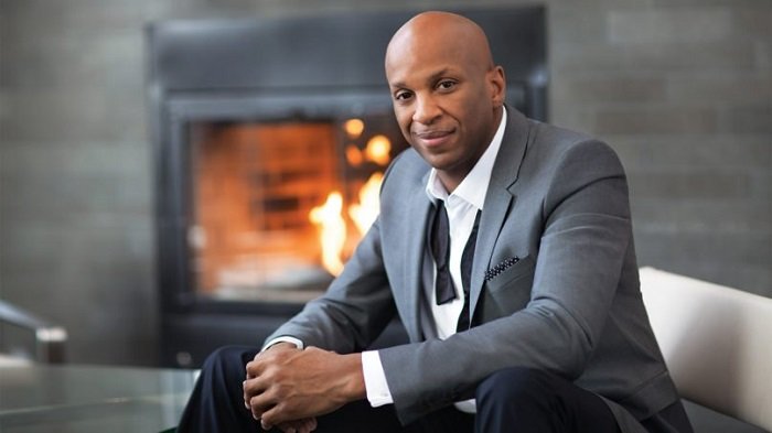 MOST POPULAR BLACK GOSPEL SINGER