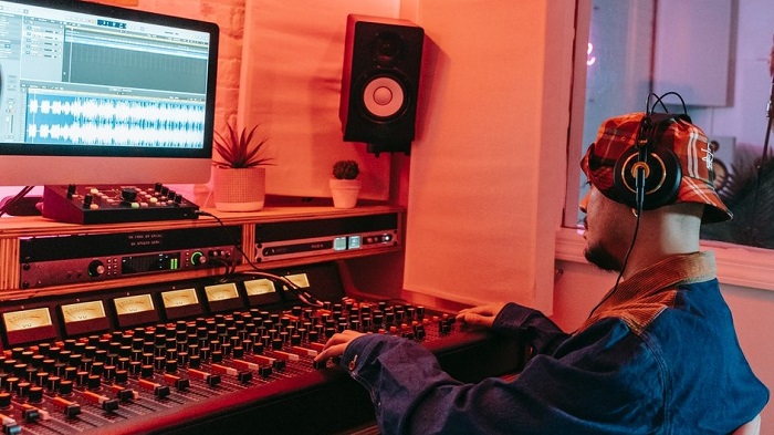 famous examples of sampling music