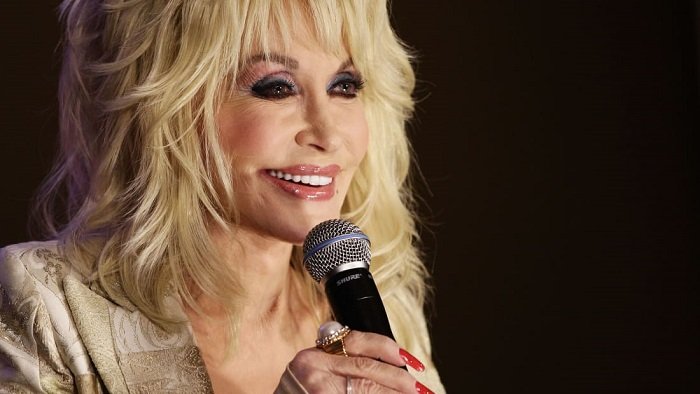 most beautiful country singer