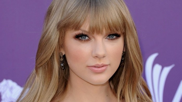 most famous singer in world