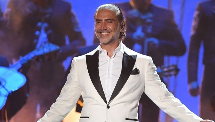 FAMOUS MEXICAN SINGERS