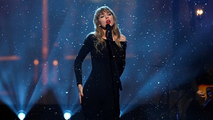 best pop singer female