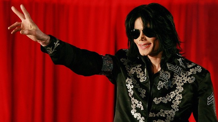 best selling solo artist ever