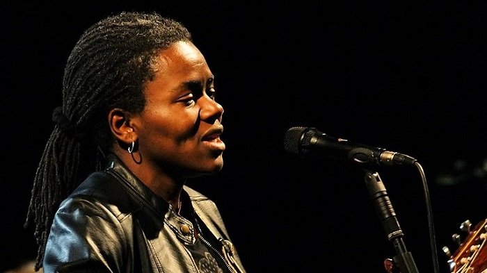 greatest female singers of century