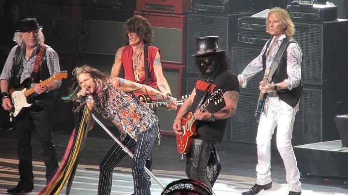 most popular artists all time