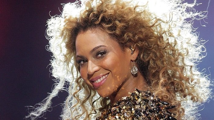 richest black female singer
