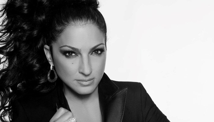 richest singer alive
