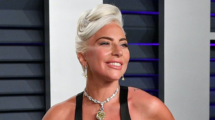 top richest female singers