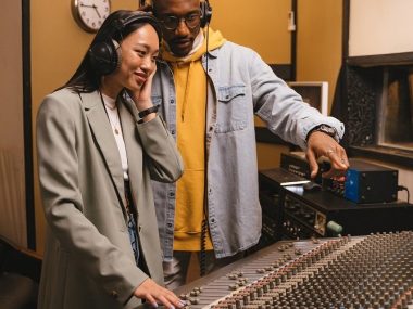 how-music-distribution-companies-work
