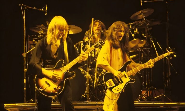 The 17 Best Bass Guitar Riffs of All Time